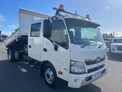 2014 Hino 300 917 917, DUAL CAB, MANUAL, 3 WAY TIPPER, X SHIRE