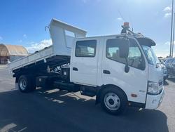 2014 Hino 300 917 917, DUAL CAB, MANUAL, 3 WAY TIPPER, X SHIRE