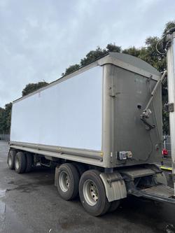 2018 Western Star 4864Fxb White