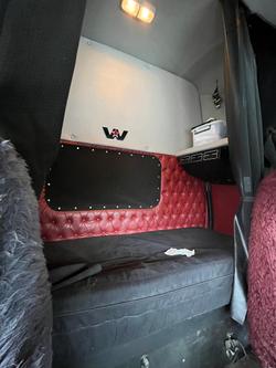 2018 Western Star 4864Fxb White