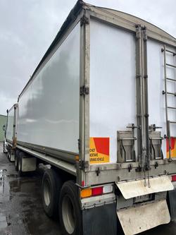2018 Western Star 4864Fxb White