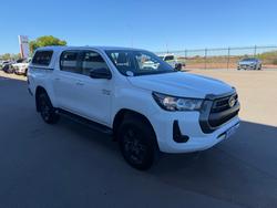 2023 Toyota Hilux SR