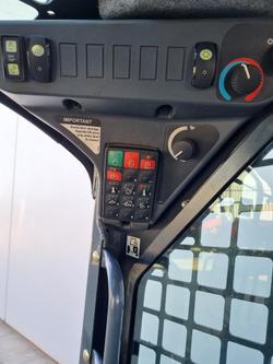 2019 John Deere
                318G 