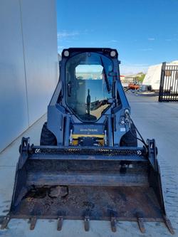 2019 John Deere
                318G 