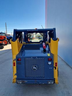 2019 John Deere
                318G 