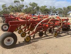 2016 Morris C2 Contour Air Drill Red