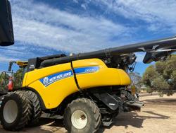 2017 New Holland Cr10.90