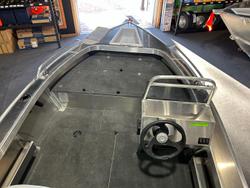 2025 Stacer 429 Outlaw Side Console