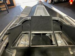 2025 Stacer 429 Outlaw Side Console