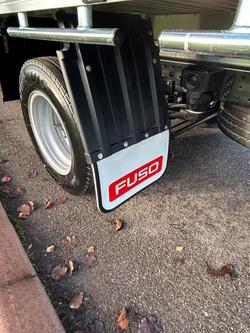 2025 Fuso 515 Canter . White