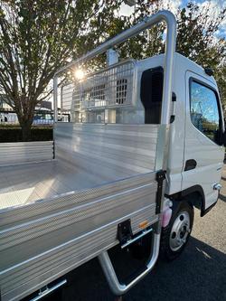 2025 Fuso 515 Canter . White