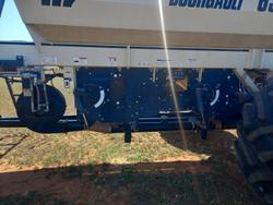 2011 Bourgault 8810