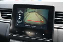 2022 Renault
                Captur Life
