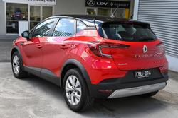 2022 Renault
                Captur Life