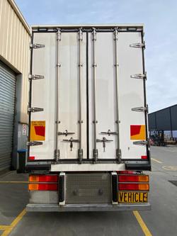 2008 FTE 22P Freezer Van White