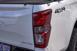 2024 Isuzu
D-MAX LS-M