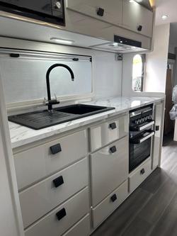 2024 JB Caravans Scorpion Sting 22*6 Fd Family Triple Bunk Air Bags