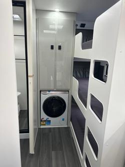 2024 JB Caravans Scorpion Sting 22*6 Fd Family Triple Bunk Air Bags