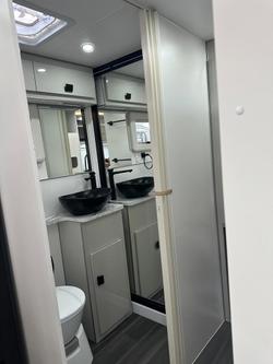 2024 JB Caravans Scorpion Sting 22*6 Fd Family Triple Bunk Air Bags