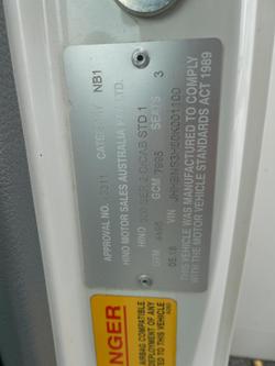 2018 Hino 300 Series WHITE