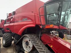 2020 CASE IH 8250 Combine Suspended Tracks