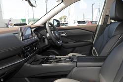 2023 Nissan
                X-TRAIL ST-L e-POWER