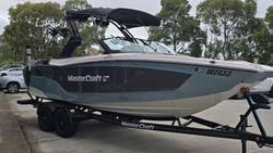 2023 MasterCraft XT22