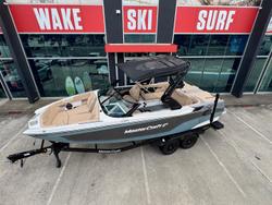 2023 MasterCraft XT22
