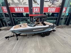2023 MasterCraft XT22