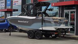 2023 MasterCraft XT22