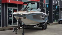 2023 MasterCraft XT22