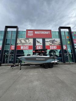 2023 MasterCraft XT22
