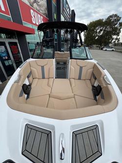 2023 MasterCraft XT22