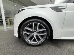 2024 Land Rover
Range Rover Sport P400 Dynamic SE