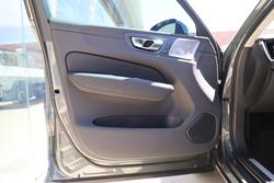 2025 Volvo XC60 Ultra T8 Plug-In Hybrid Dark