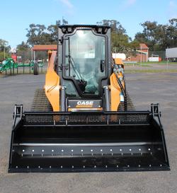 Case CE
Tr310 Compact Track Loader