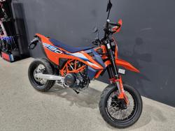 2024 KTM 690 SMC R SMC Orange