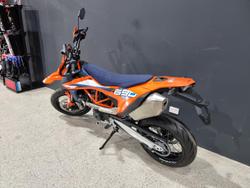 2024 KTM 690 SMC R SMC Orange