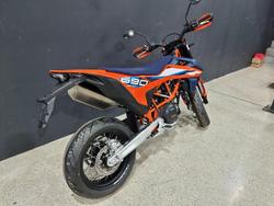 2024 KTM 690 SMC R SMC Orange