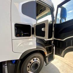 2024 Iveco
                S-Way AS700