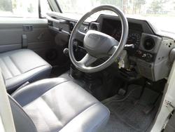 2006 Toyota
                Landcruiser 