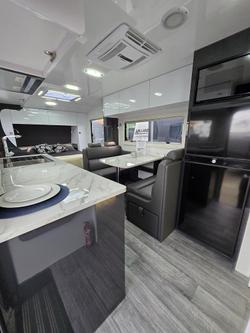 2024 Millard Mflow 19’6 Rear Door