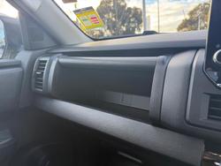 2024 Mitsubishi Triton GLX