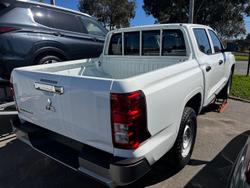 2024 Mitsubishi
Triton GLX