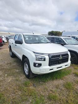 2024 Mitsubishi
Triton GLX