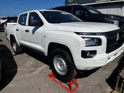 2024 Mitsubishi
Triton GLX