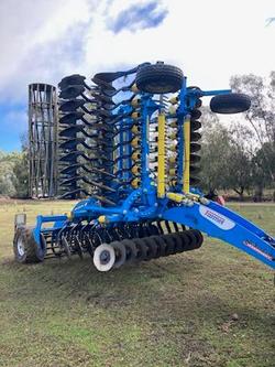 2021 Farmet Diskomat 8Ps Heavy Duty Trailing Folding Speed Disc Used BLUE