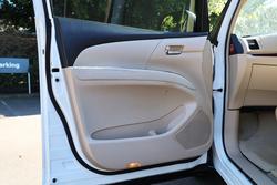2014 Toyota
Tarago Ultima