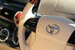 2014 Toyota
Tarago Ultima