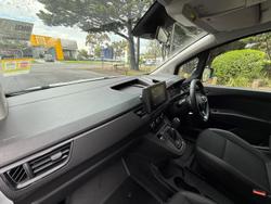 2024 Renault
                Kangoo L1